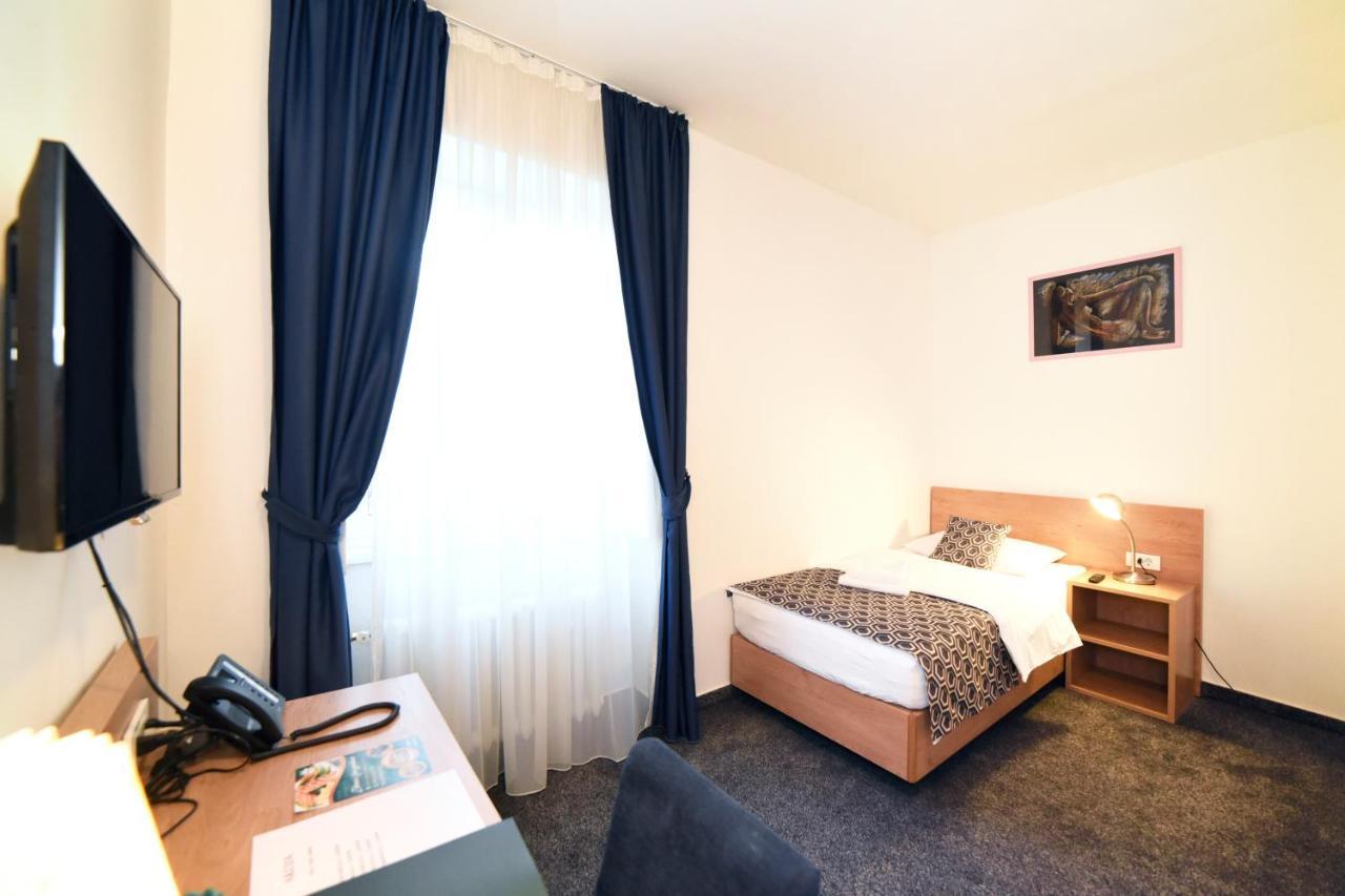 Hotel Orient Zagreb Exterior photo